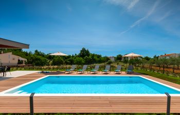 A Beautiful Light Holiday Home