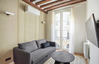 Parisian Vibe Apartment