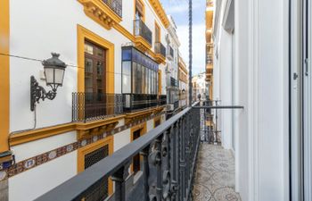 Shades Of Seville Apartment