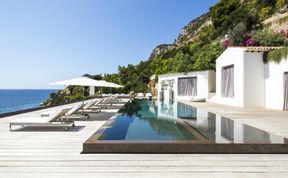 Photo of Cliffside Bliss