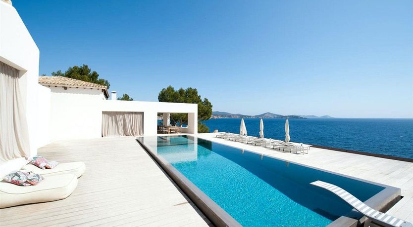 Photo of Cliffside Bliss