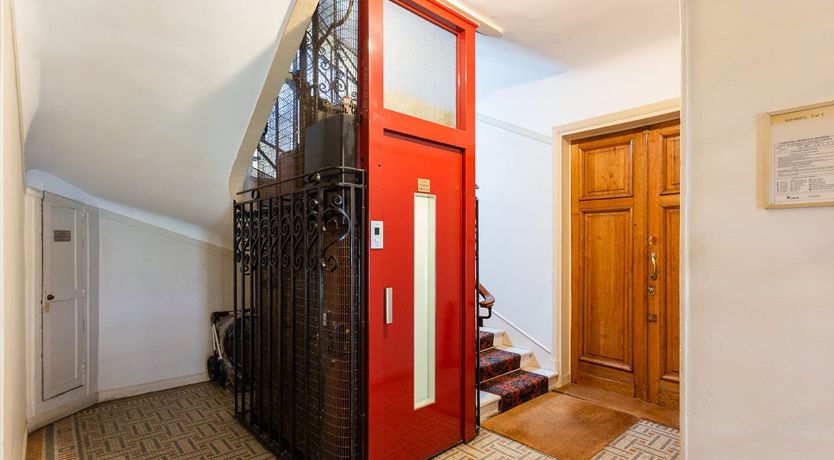 Photo of La Tour Bleue