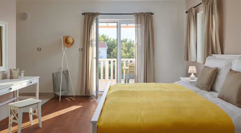 Photo of Romantic Verde