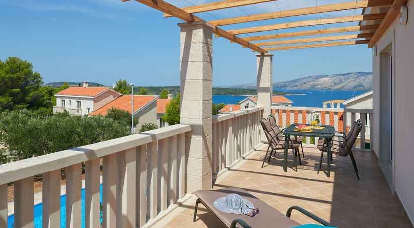 Photo of Romantic Verde