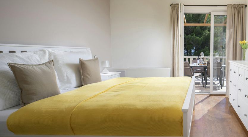 Photo of Romantic Verde