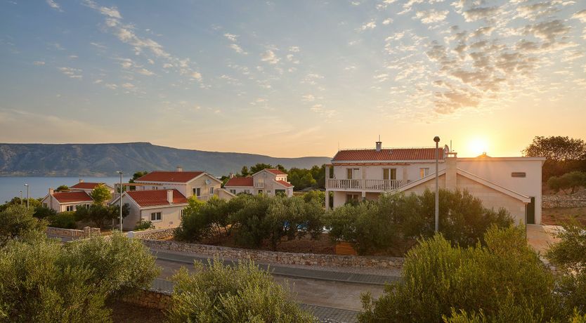 Photo of Romantic Verde