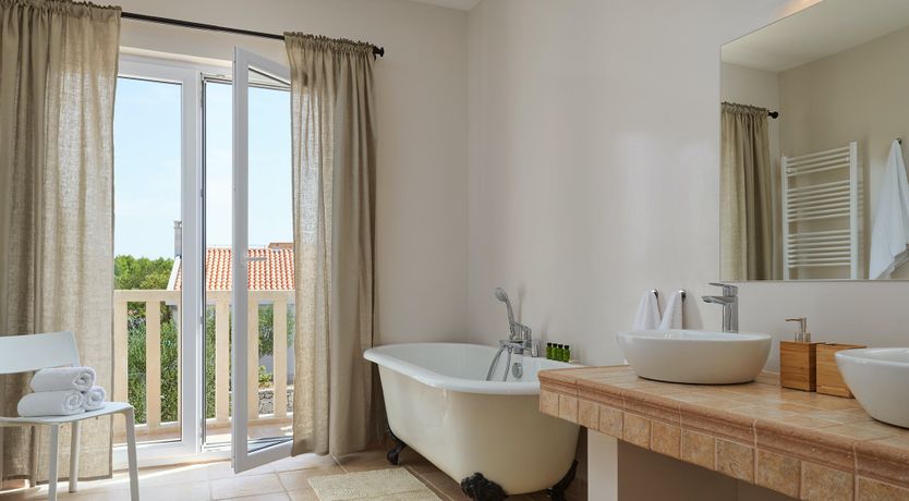 Photo of Romantic Verde