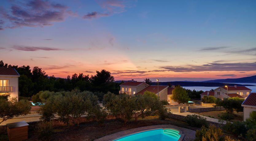 Photo of Romantic Verde