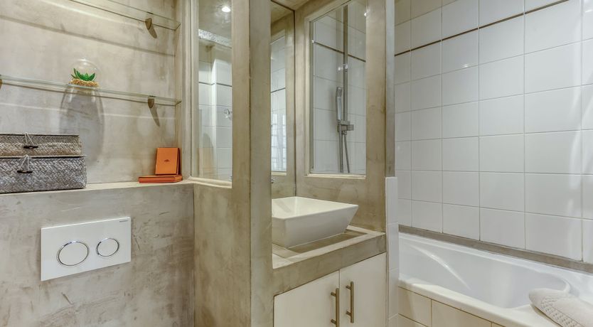 Photo of Marais Charms