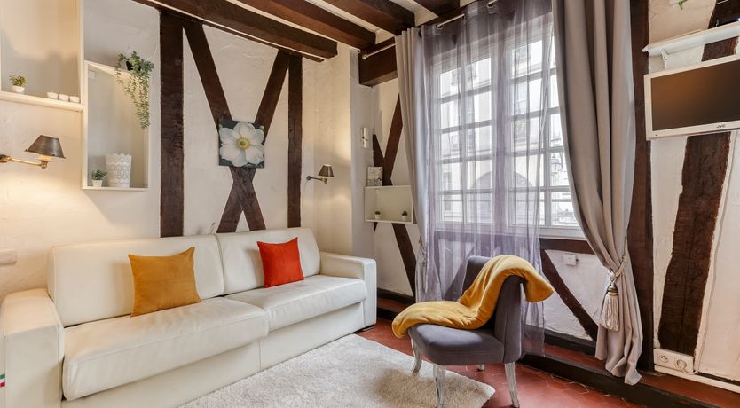 Photo of Marais Charms