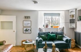 Photo of gazing-upstream