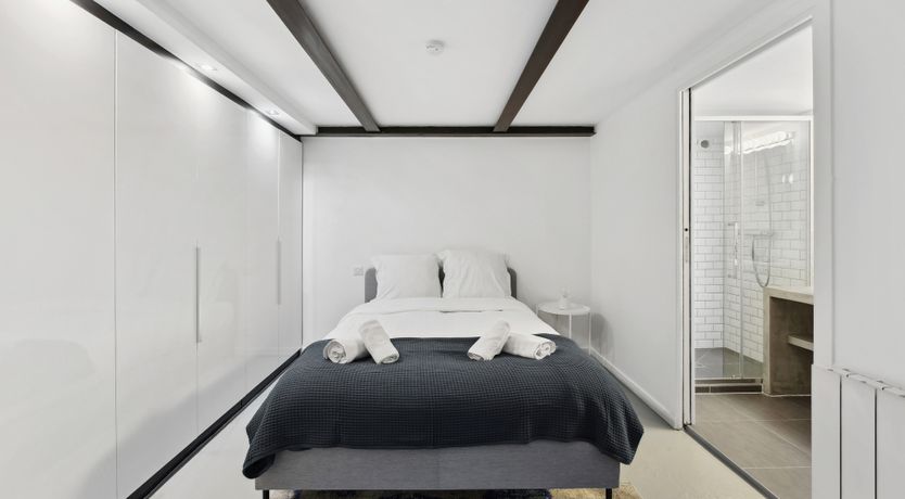 Photo of Little Paris, Big City