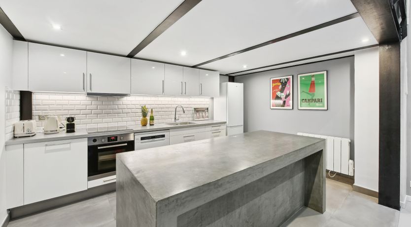 Photo of Little Paris, Big City