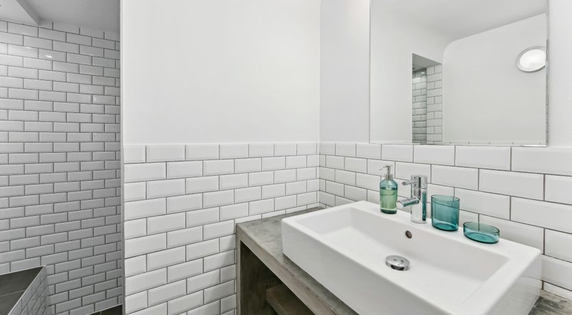 Photo of Little Paris, Big City