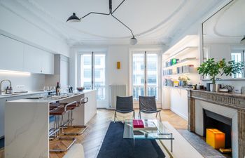 Parisian Delights Apartment