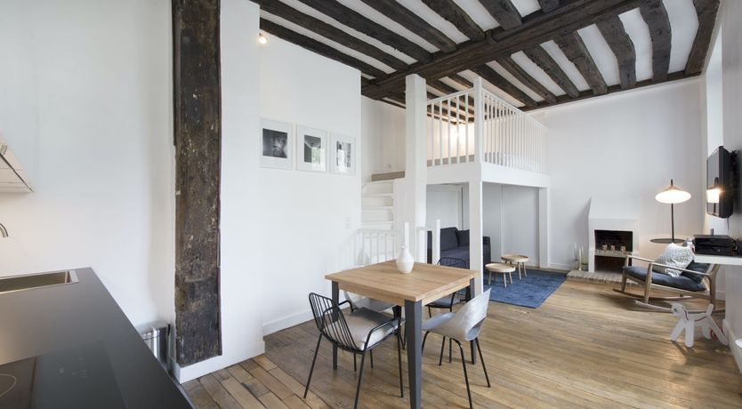 Photo of Saint Germain Charm