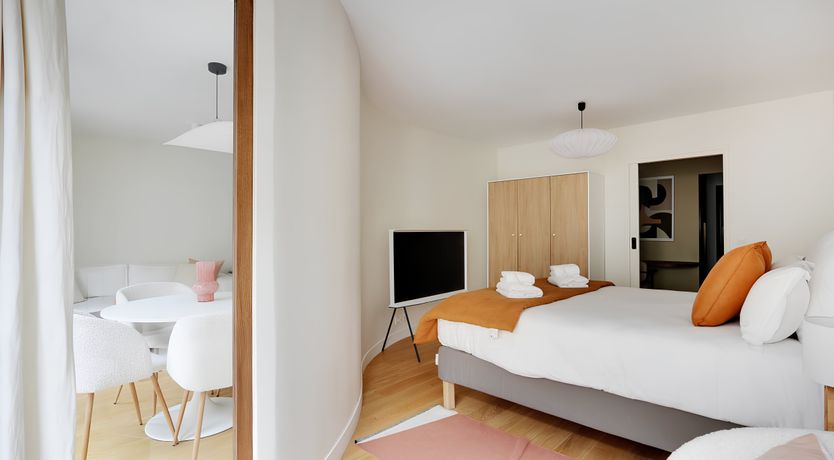 Photo of The Queen of Paris