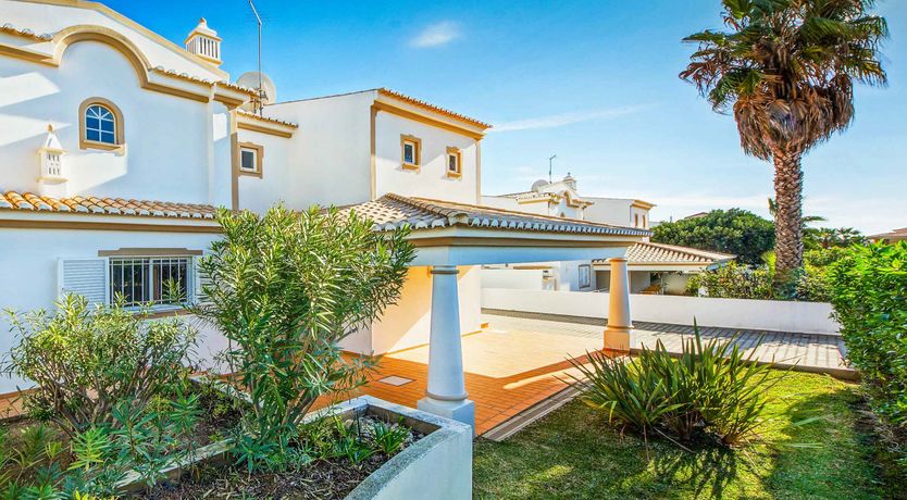 Photo of Portuguese Peony