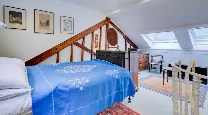 Photo of Kensington Musings