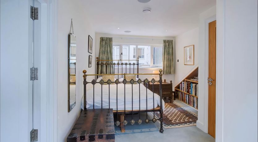 Photo of Kensington Musings