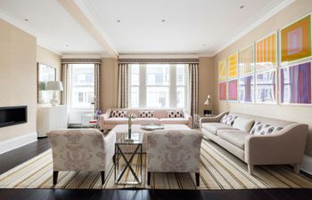 Kensington Luxury Apartment