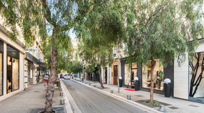 Photo of Straight Down to the Sea