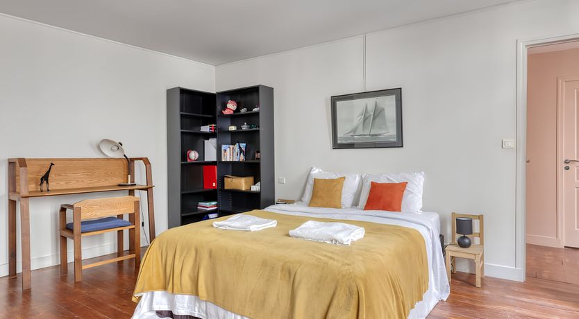 Photo of So Parisian