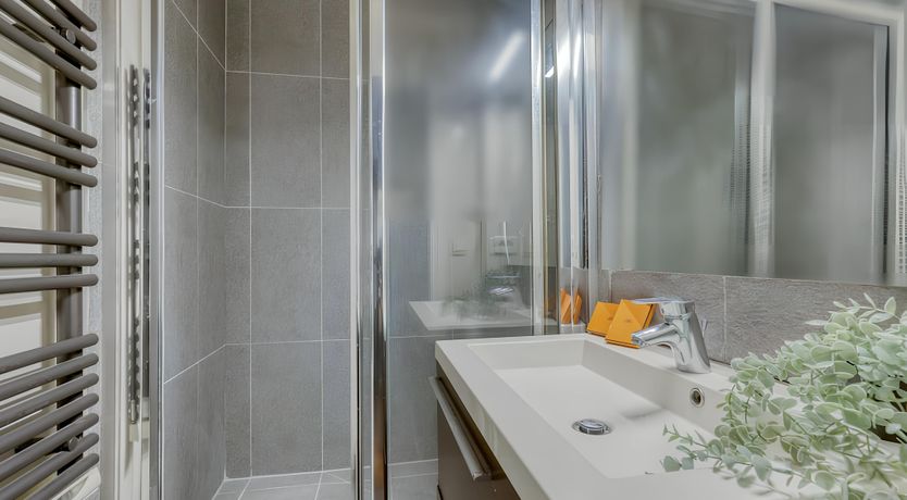 Photo of So Parisian