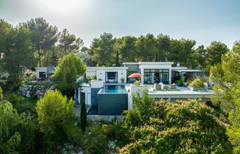 The Birds of Paradise Villa
