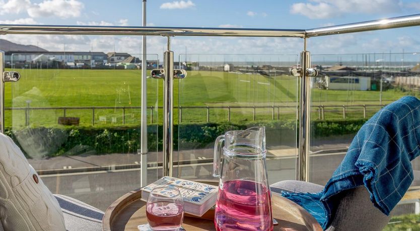 Photo of 3 Bed in Westward Ho