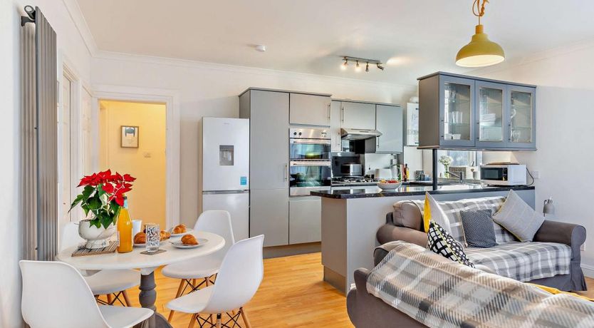 Photo of 2 Bed in Exmouth