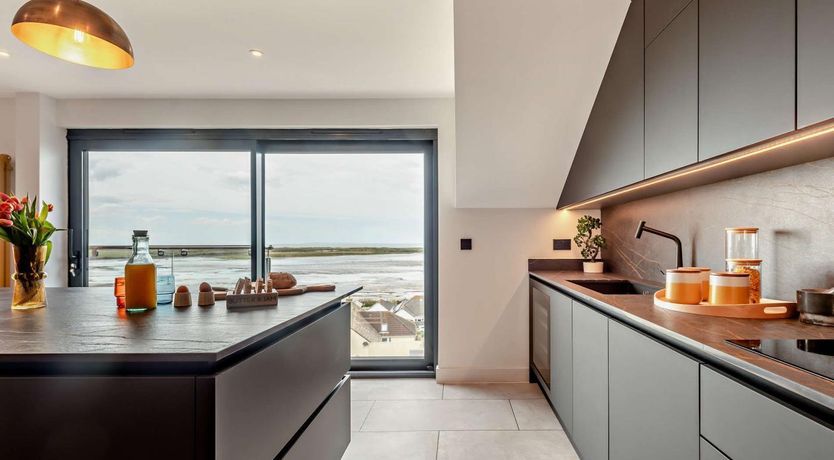 Photo of 4 Bed in Bideford