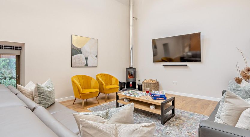 Photo of 4 Bed in Aberdeen