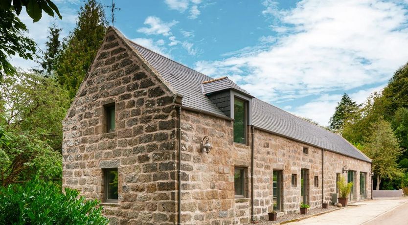 Photo of 4 Bed in Aberdeen