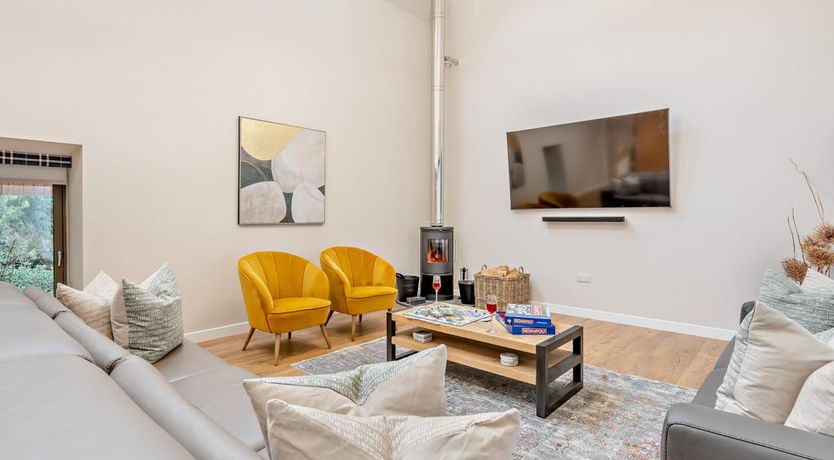 Photo of 4 Bed in Dyce