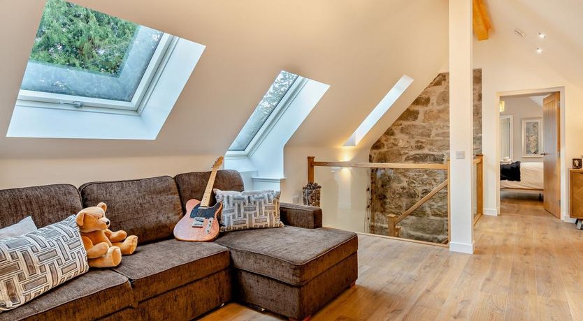 Photo of 4 Bed in Dyce