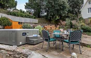 4 Bed in Torquay Holiday Home