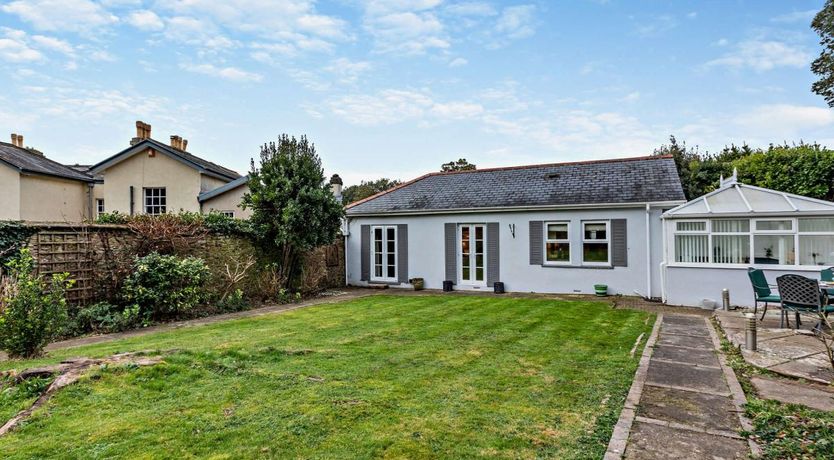 Photo of 4 Bed in Torquay