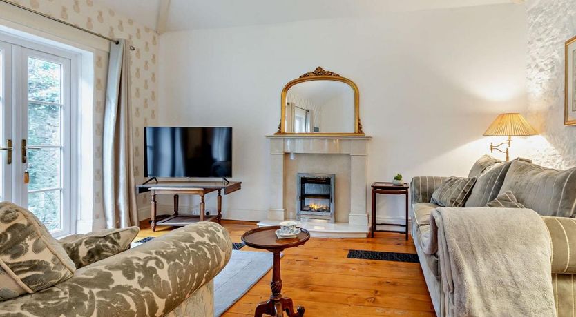 Photo of 4 Bed in Torquay