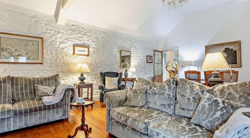 Photo of 4 Bed in Torquay