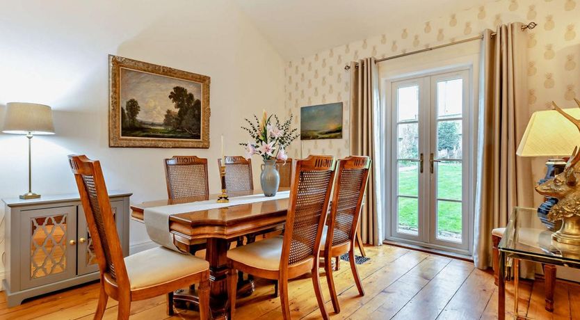 Photo of 4 Bed in Torquay