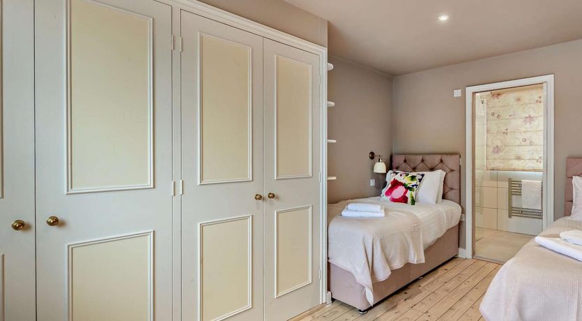 Photo of 3 Bed in Dedham