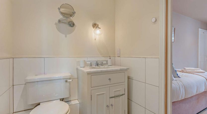 Photo of 3 Bed in Dedham