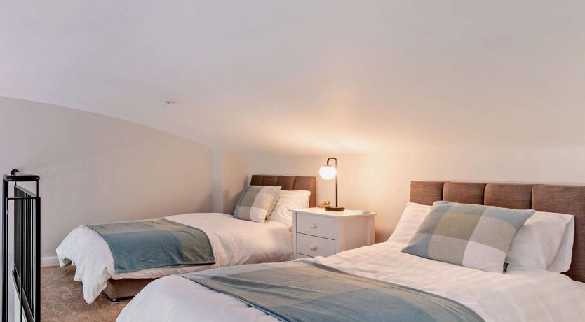 Photo of 2 Bed in Babcary