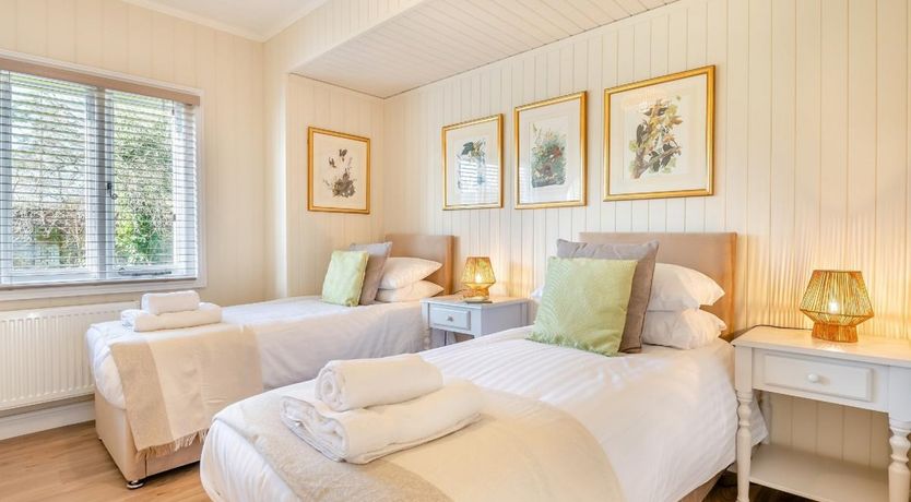 Photo of 2 Bed in Beaulieu