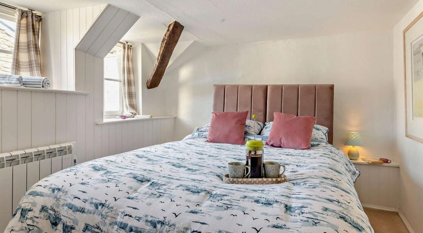 Photo of 2 Bed in Kingsbridge