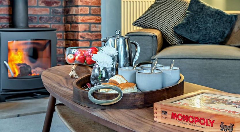 Photo of 5 Bed in The Hendre