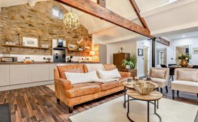 Photo of 2 Bed in High Peak
