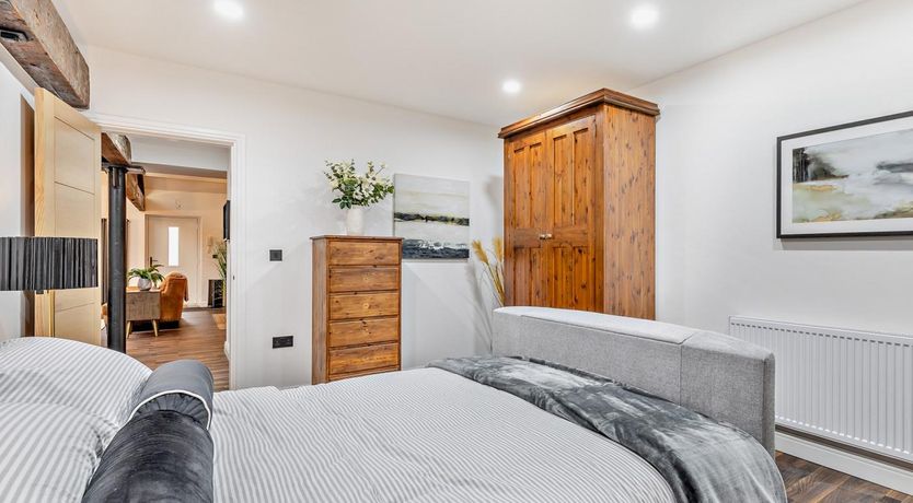 Photo of 2 Bed in High Peak