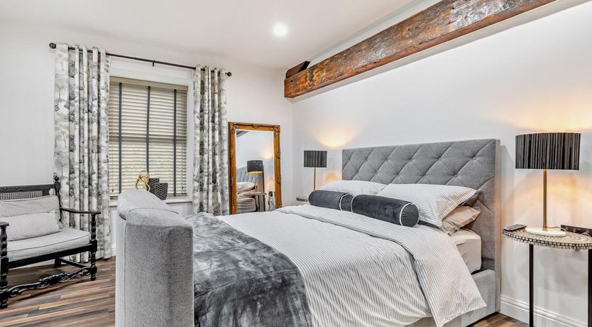 Photo of 2 Bed in High Peak